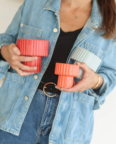 Geurkaars ⎮Podium Large Jeanne Red